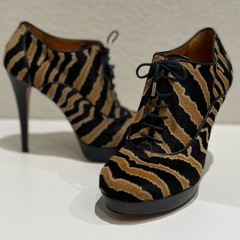 Gucci Betty Zebra Pony Hair Lace-up Booties - Picture 2 of 11